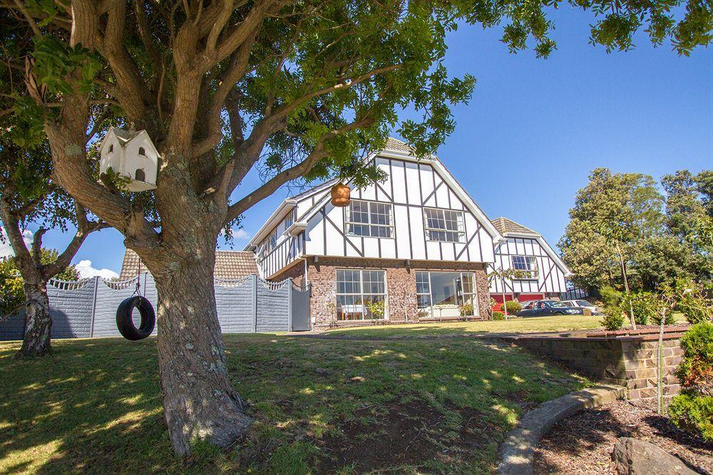 Tudor Manor Bed & Breakfast Paraparaumu Kültér fotó