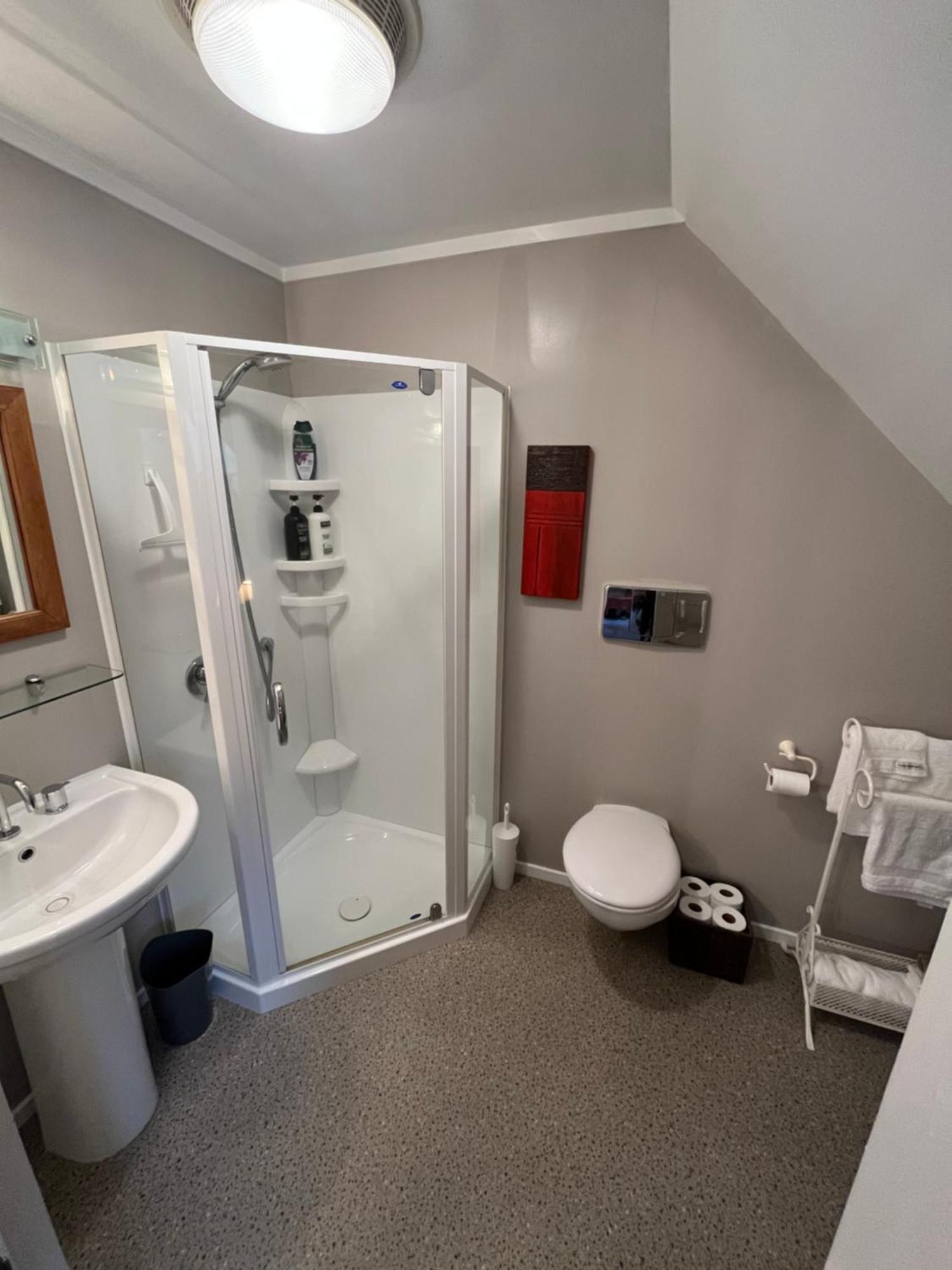 Tudor Manor Bed & Breakfast Paraparaumu Kültér fotó