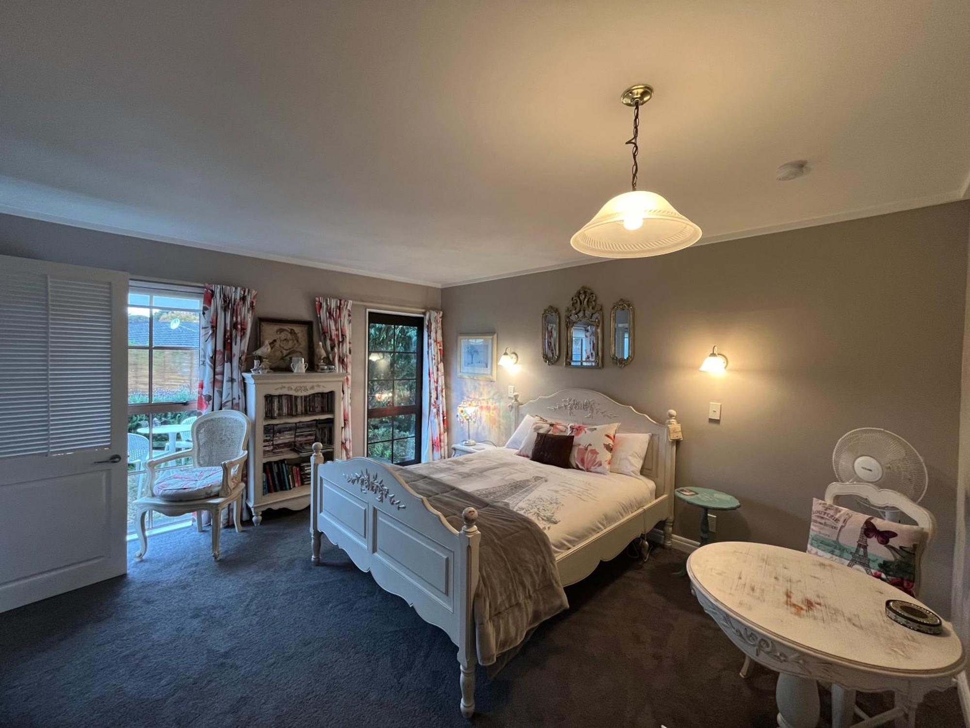 Tudor Manor Bed & Breakfast Paraparaumu Kültér fotó