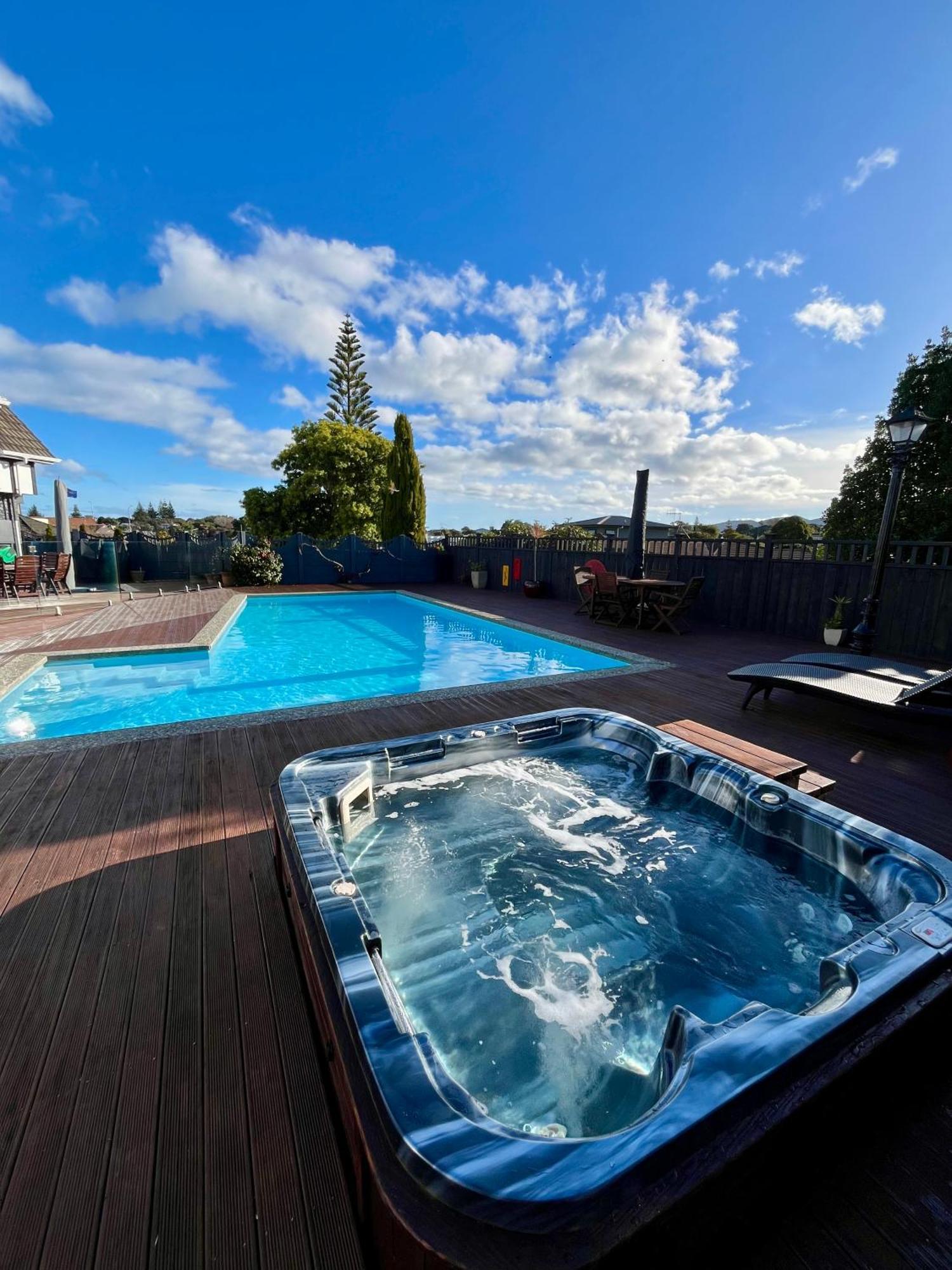 Tudor Manor Bed & Breakfast Paraparaumu Kültér fotó