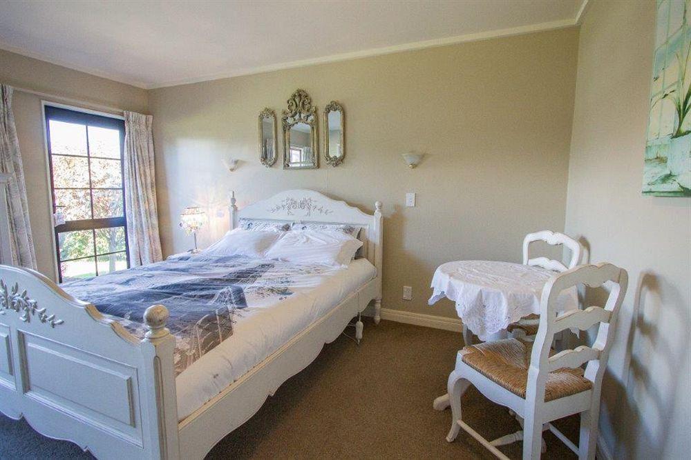 Tudor Manor Bed & Breakfast Paraparaumu Kültér fotó