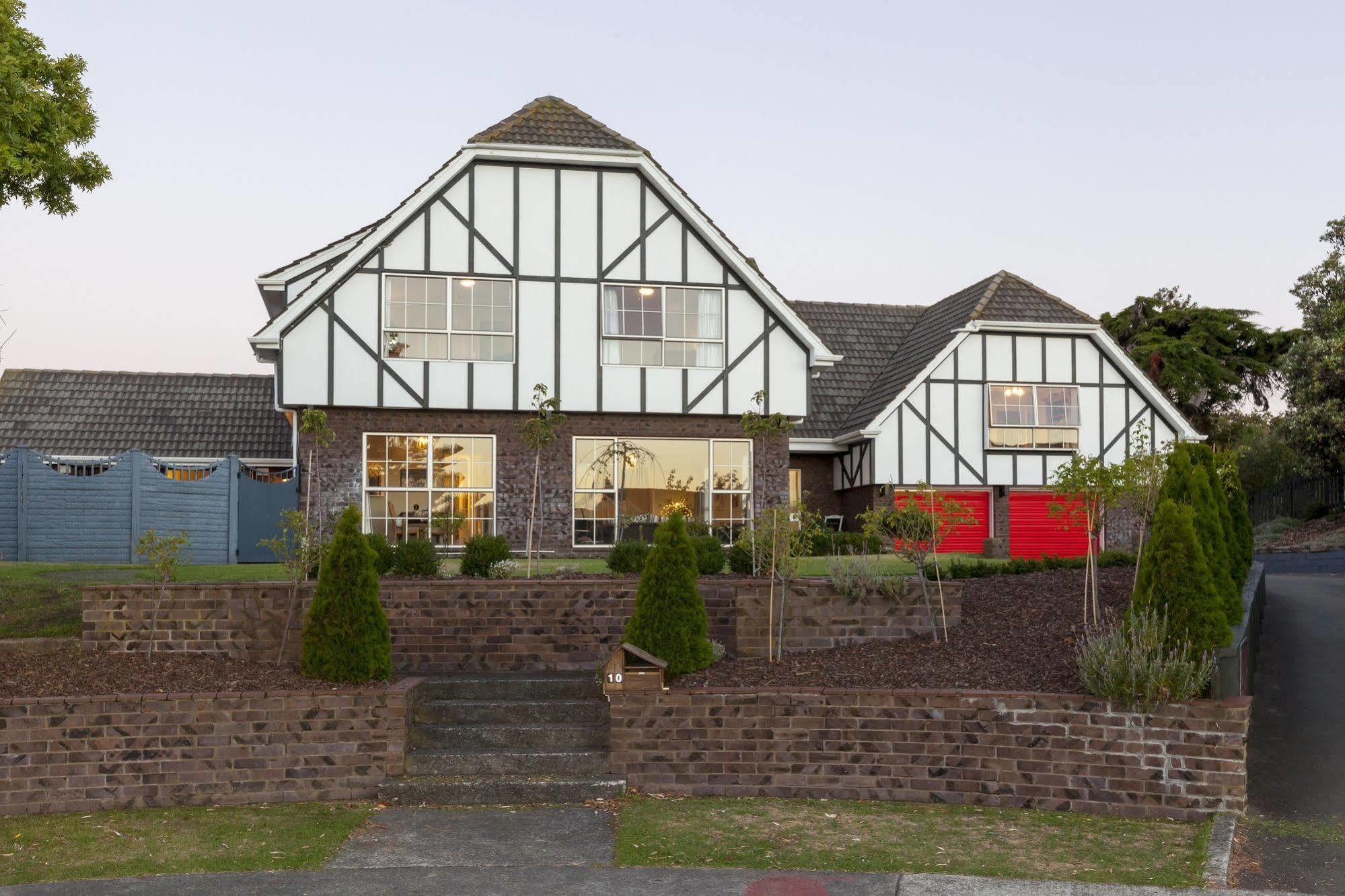 Tudor Manor Bed & Breakfast Paraparaumu Kültér fotó